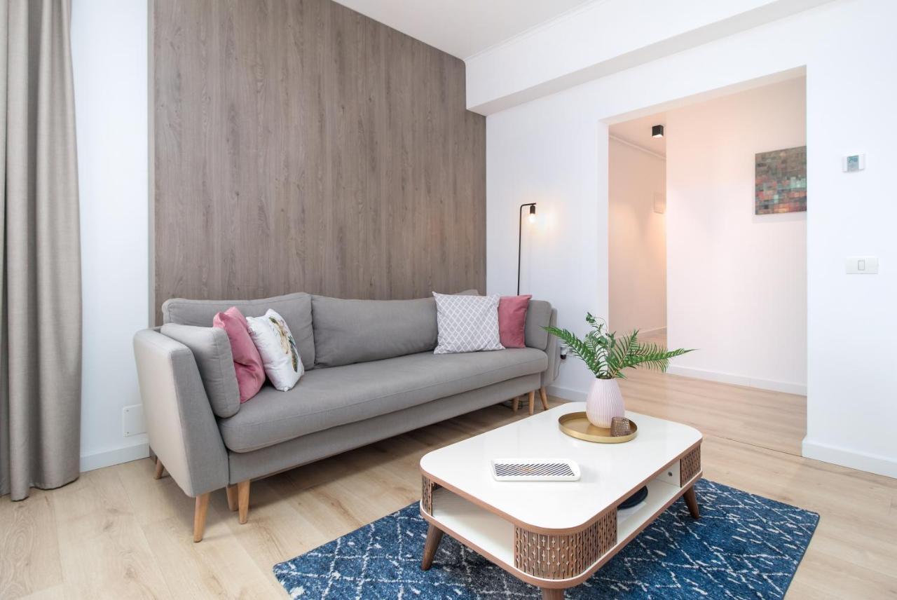 Charlotte Piata Unirii - Free Private Parking 2Bedrooms Apartment Орадя Экстерьер фото