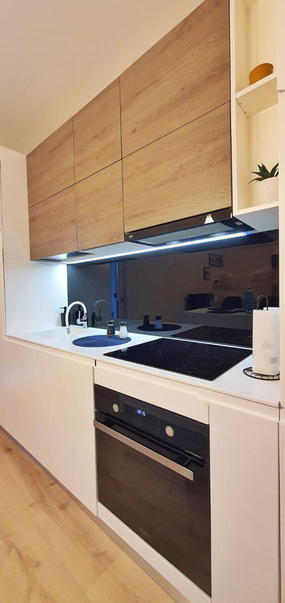 Charlotte Piata Unirii - Free Private Parking 2Bedrooms Apartment Орадя Экстерьер фото