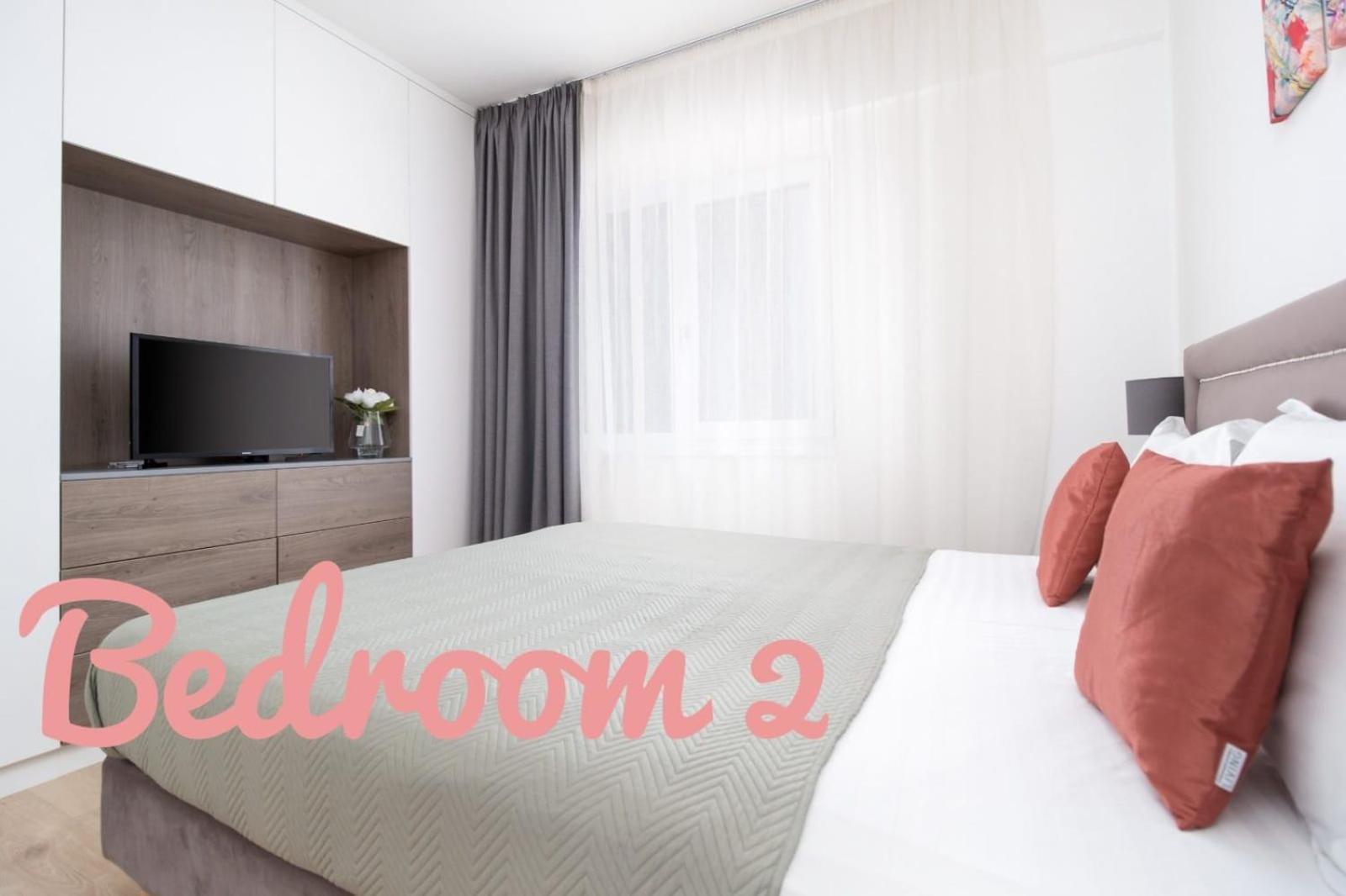 Charlotte Piata Unirii - Free Private Parking 2Bedrooms Apartment Орадя Экстерьер фото