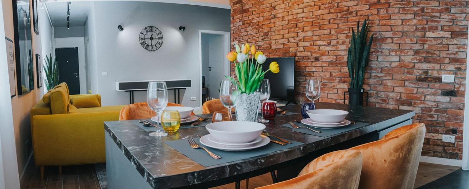 Charlotte Piata Unirii - Free Private Parking 2Bedrooms Apartment Орадя Экстерьер фото