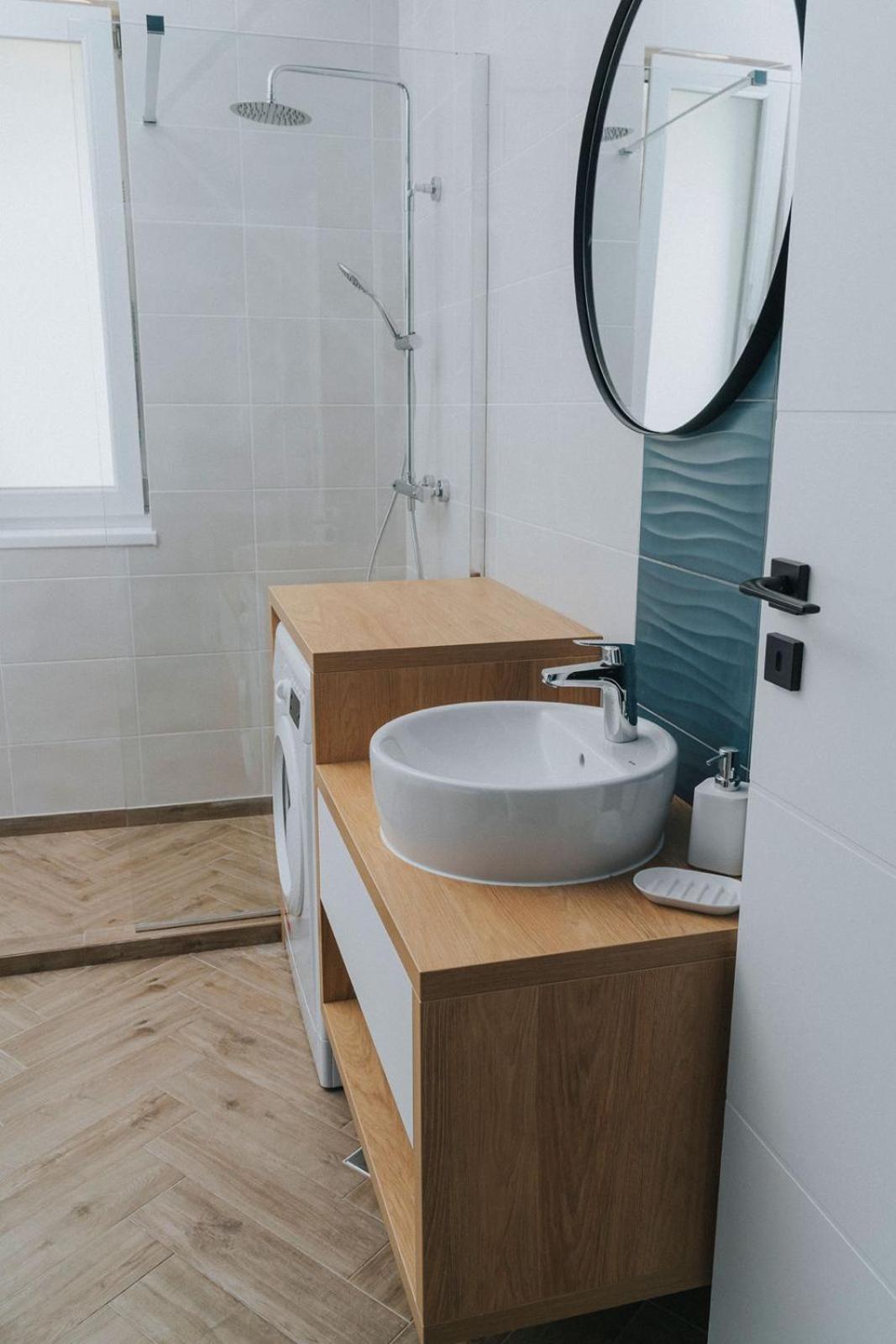 Charlotte Piata Unirii - Free Private Parking 2Bedrooms Apartment Орадя Экстерьер фото